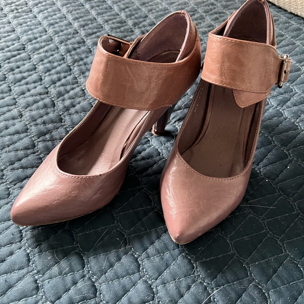 Novella Mauve Heels